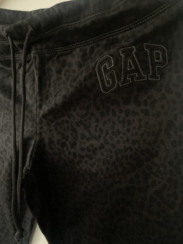 Buzo animal print Gap