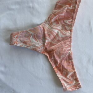 Calzón modeló thong, para periodo menstrual