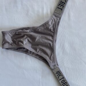 Calzón modelo thong